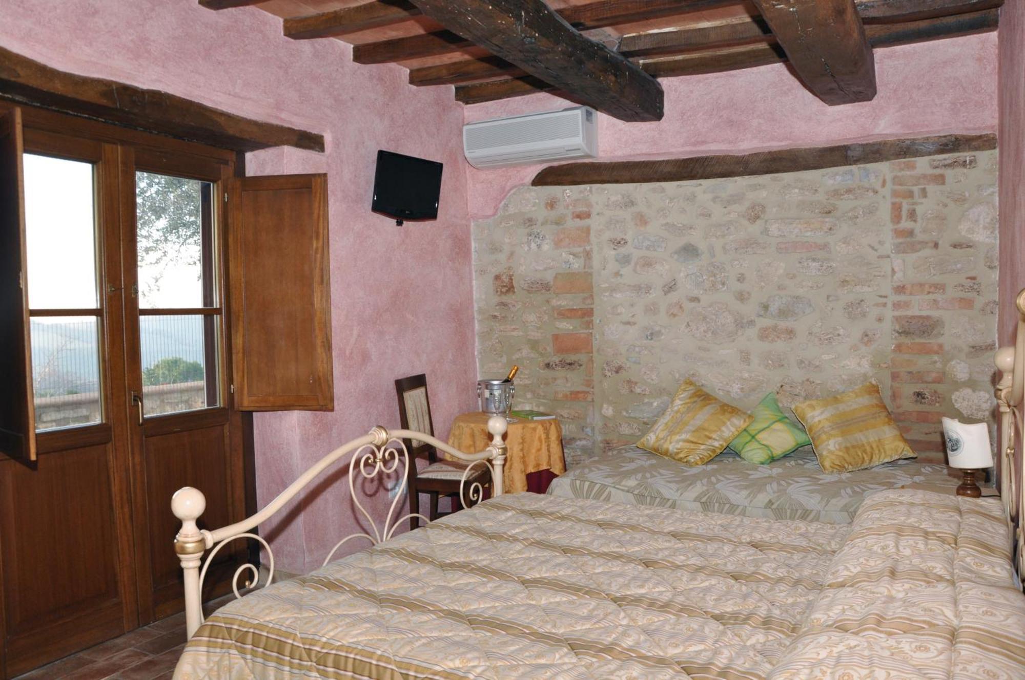 San Terenziano Agriturismo La Casella מראה חיצוני תמונה