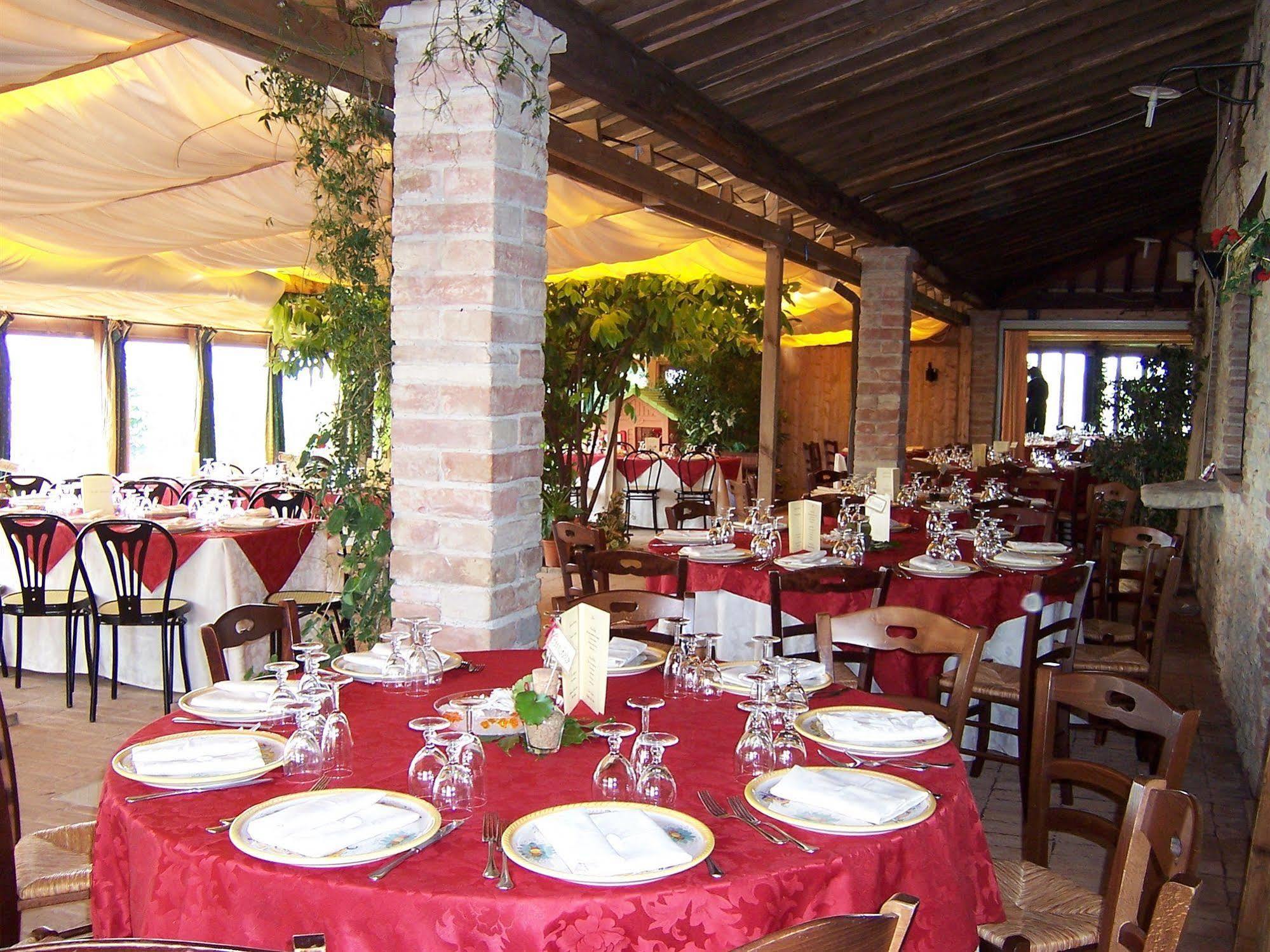 San Terenziano Agriturismo La Casella מראה חיצוני תמונה